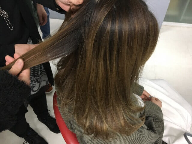 ionaカラーの前の髪の毛の写真