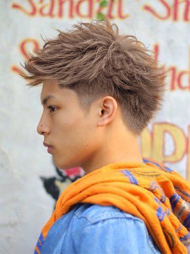 ヘアカラーツーブロックの写真