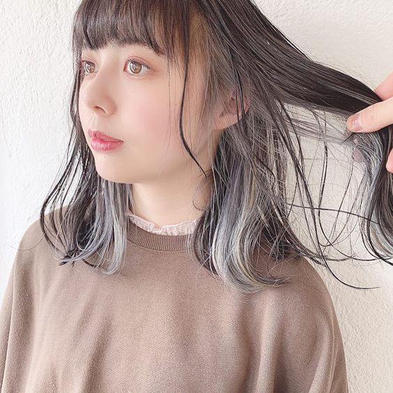 インナーカラー耳上から耳後ろまで