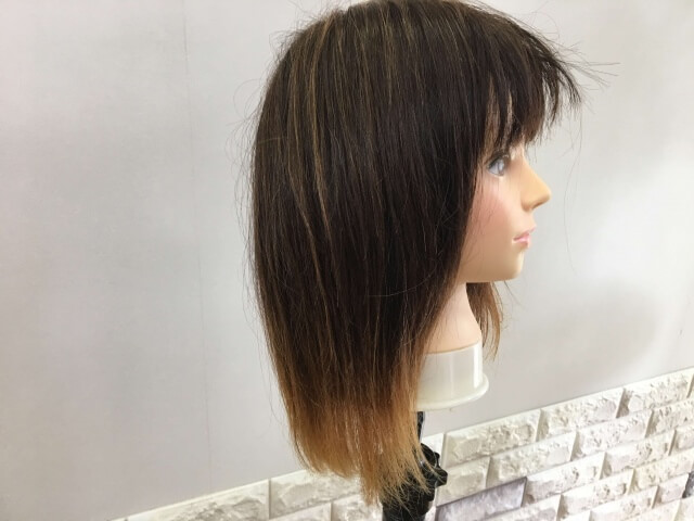 流さないトリートメントを付けた側の髪の毛の写真