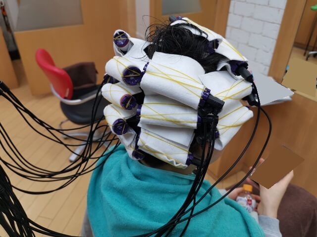 デジタルパーマをかけている最中
