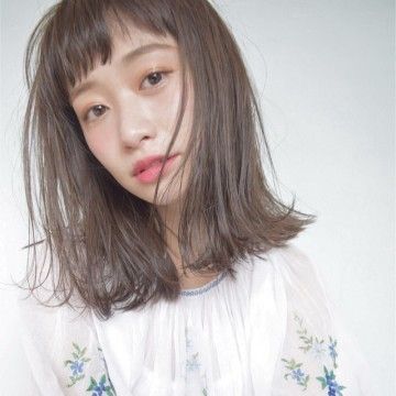 マットアッシュパッツン女性