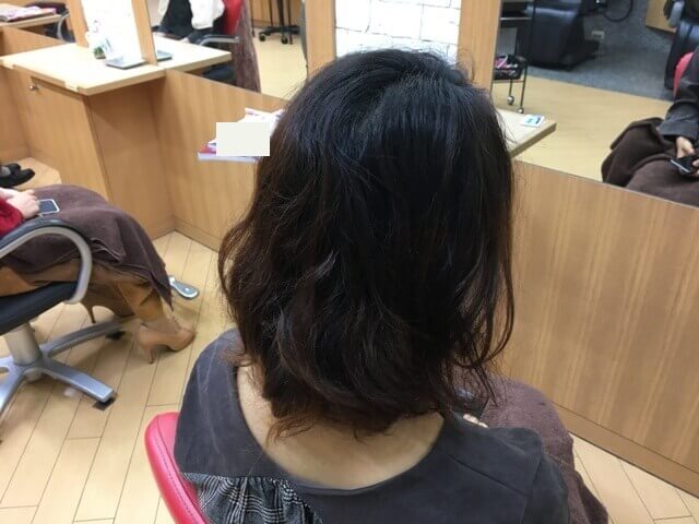 バレイヤージュを塗る髪の毛の写真