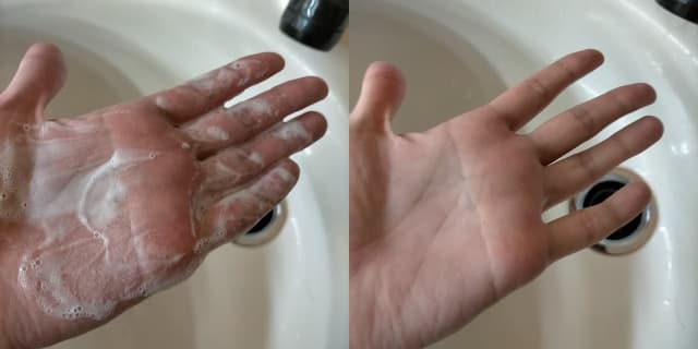 ジェルをシャンプーで洗った手