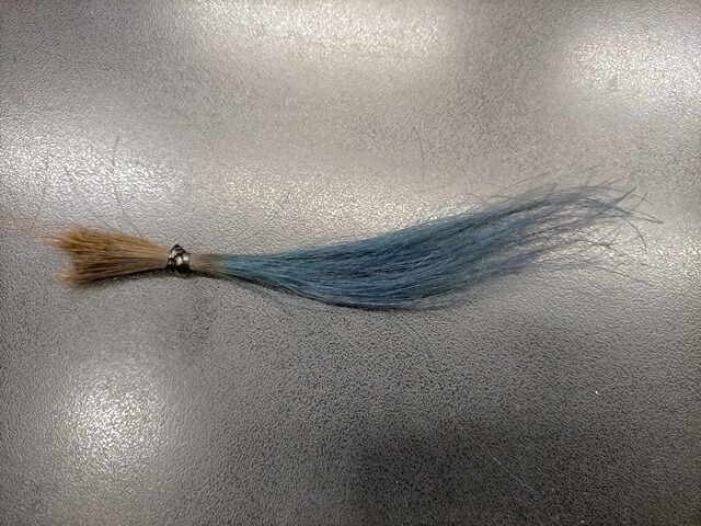 ヘアカラーで色を入れた髪の毛