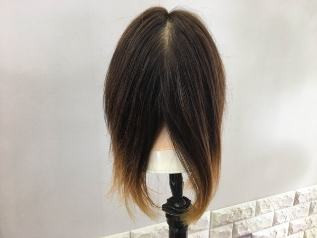 流さないトリートメントを付けて乾かした髪の毛の写真