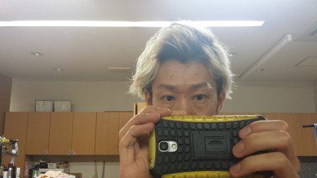 ピースワックスでスタイリング後の写真　夜