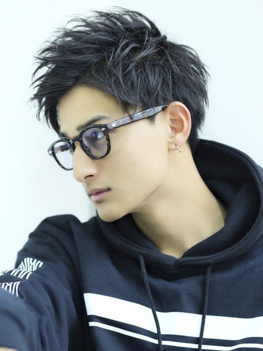 男性のツーブロックスタイル