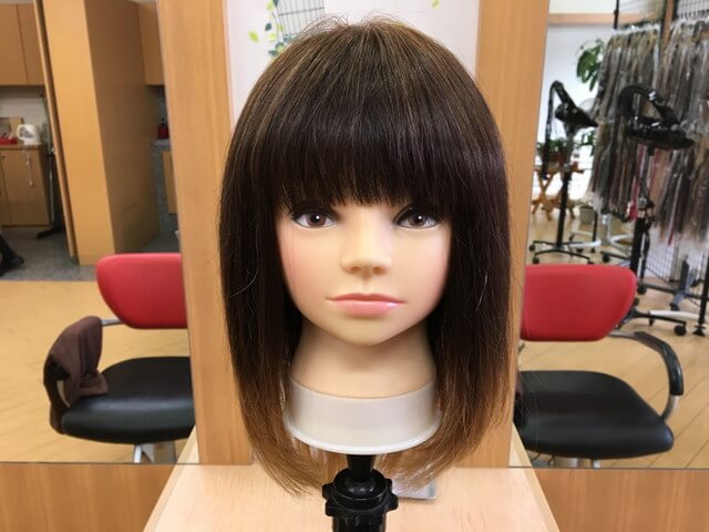 コテの比較に使う髪の毛の写真