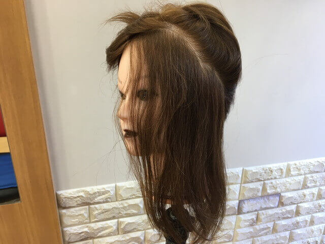 すくとアホ毛が起きる部分の写真