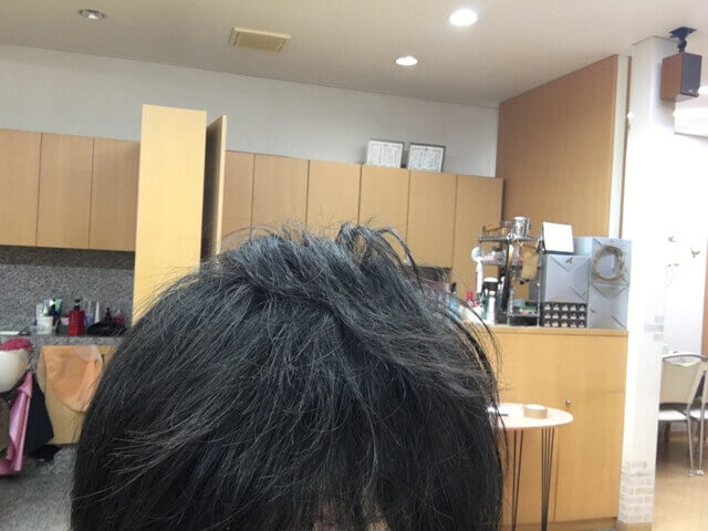 ストレートアイロンで作ったウェーブパーマの写真