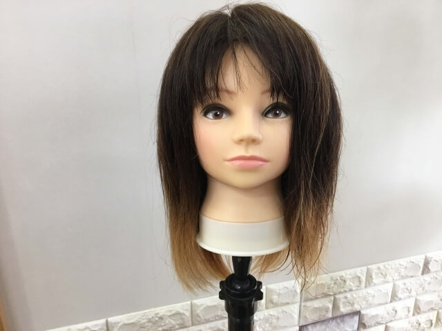 流さないトリートメントを付けて乾かした髪の毛正面の写真