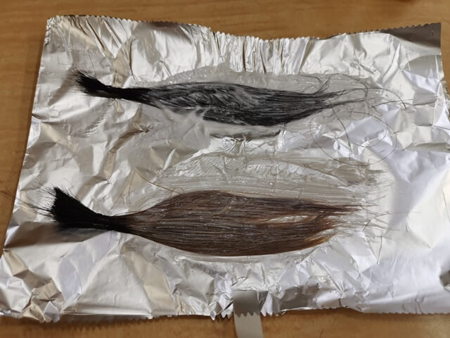 ヘアカラーで赤くしている髪
