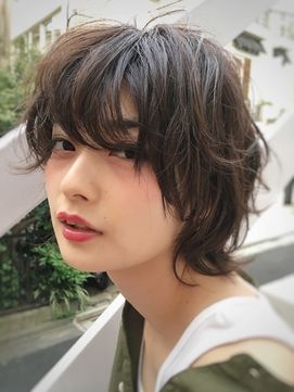 ミディアムショートウルフカット