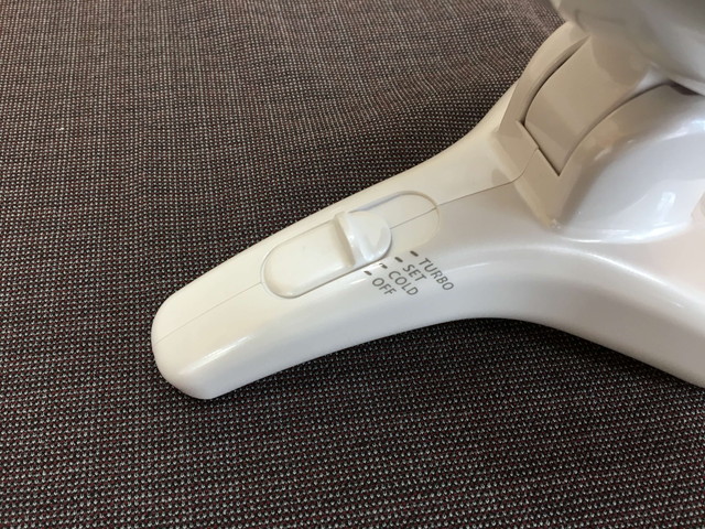 ハンズフリードライヤーのスイッチの写真