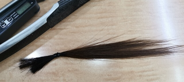 ヘアアイロンで伸ばした髪の毛