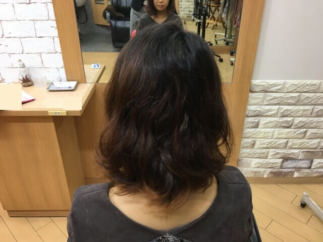 バレイヤージュを塗る髪の毛の写真