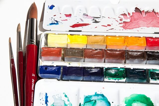 絵の具のパレットの写真