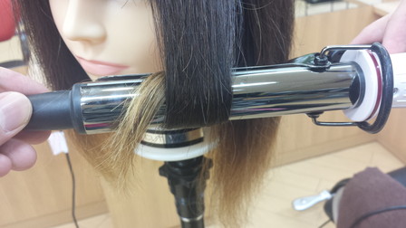 コテ巻きの注意点の写真
