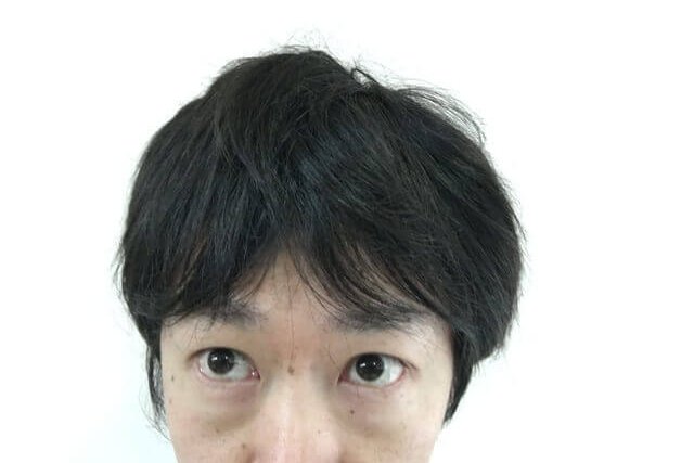 寝起きの髪の毛の写真