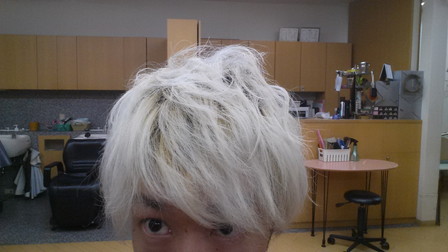 紫シャンプー紫トリートメントを使って3日目の写真　アップ