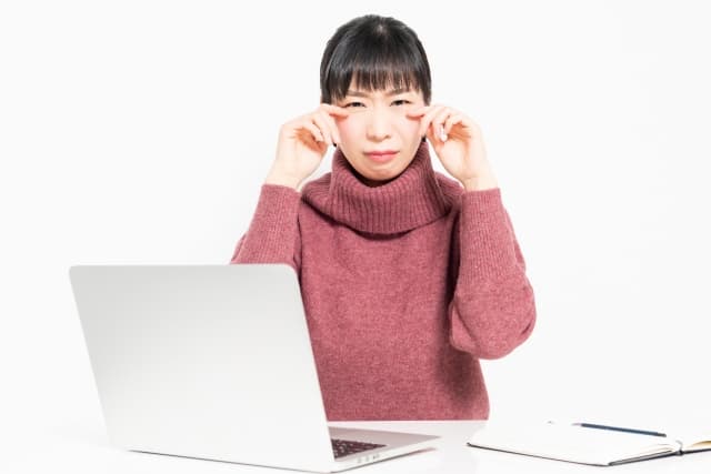 困っている女性