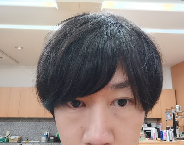 洗い流さないトリートメントをつけて夜まで経った髪