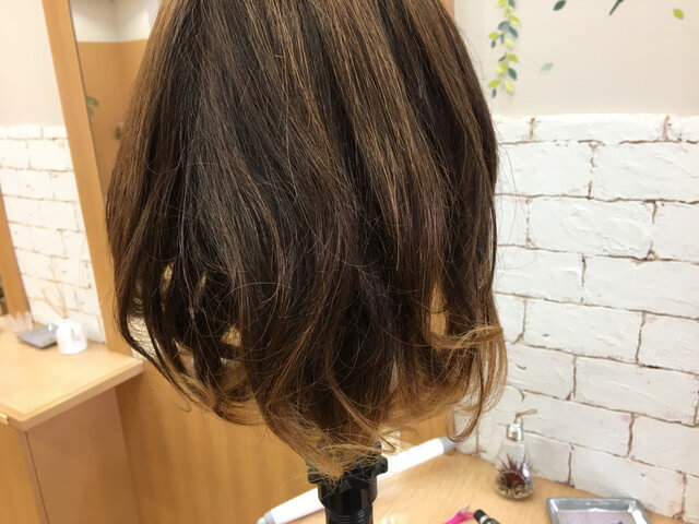 少しちらしたクレイツで作ったカールの写真
