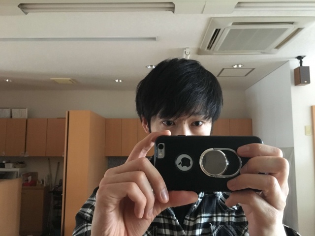 トップのボリュームを出す前の髪の毛の写真