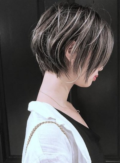 グレージュショートの写真