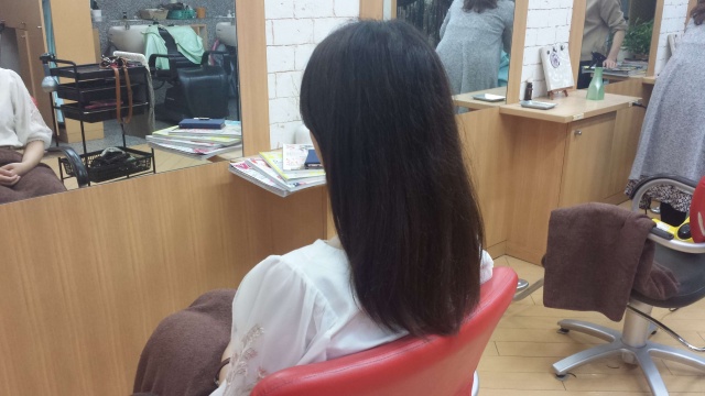 イルミナカラー前の髪の毛の写真