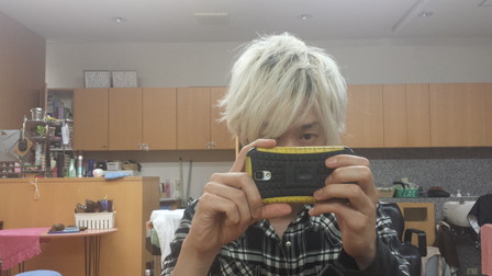 紫シャンプー紫トリートメントを使って１日目の写真