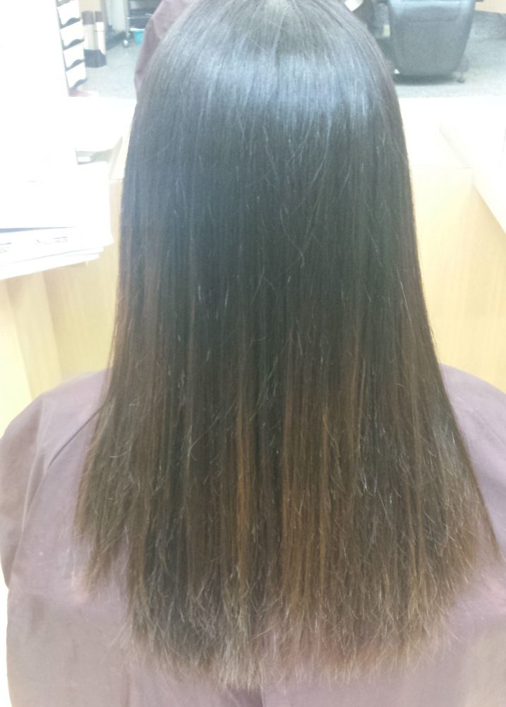 グレージュカラーで染める前の女性モデルの写真