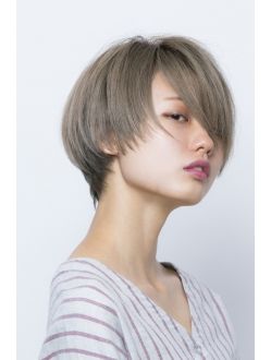 マットアッシュブリーチ女性の写真