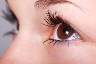 眉カラーは危険 ヘアカラー後に違和感のない眉毛にする簡単で安全な方法 Matakuhair