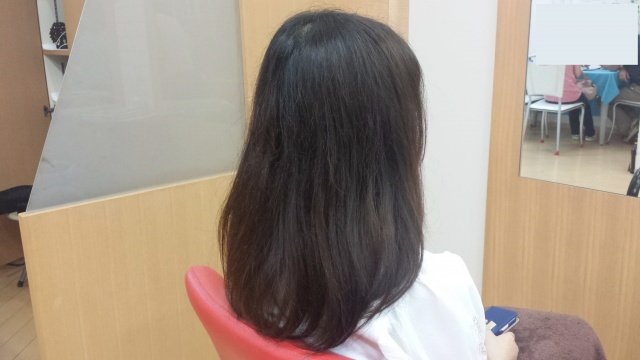 イルミナカラー前の髪の毛の写真