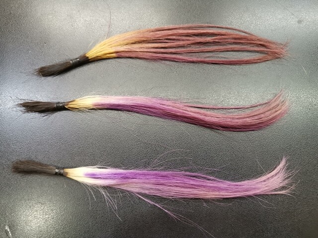 紫になった髪の毛